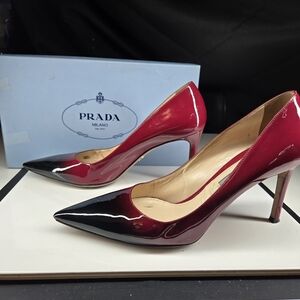 Prada Calzature Donna heels in Ombre Cranberry red/ black (Vernice Sfumata)